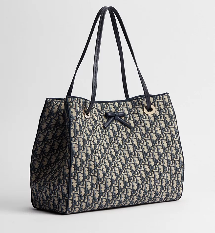 M1409OTZQM928_SBG_E03 Medium Dior Promenade Shopping Bag - Image 1