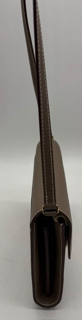 2026/10/IMG-20261014-WA0037.jpg Hermes Epsom Constance Long To Go Wallet Etoupe Crossbody - Image 1