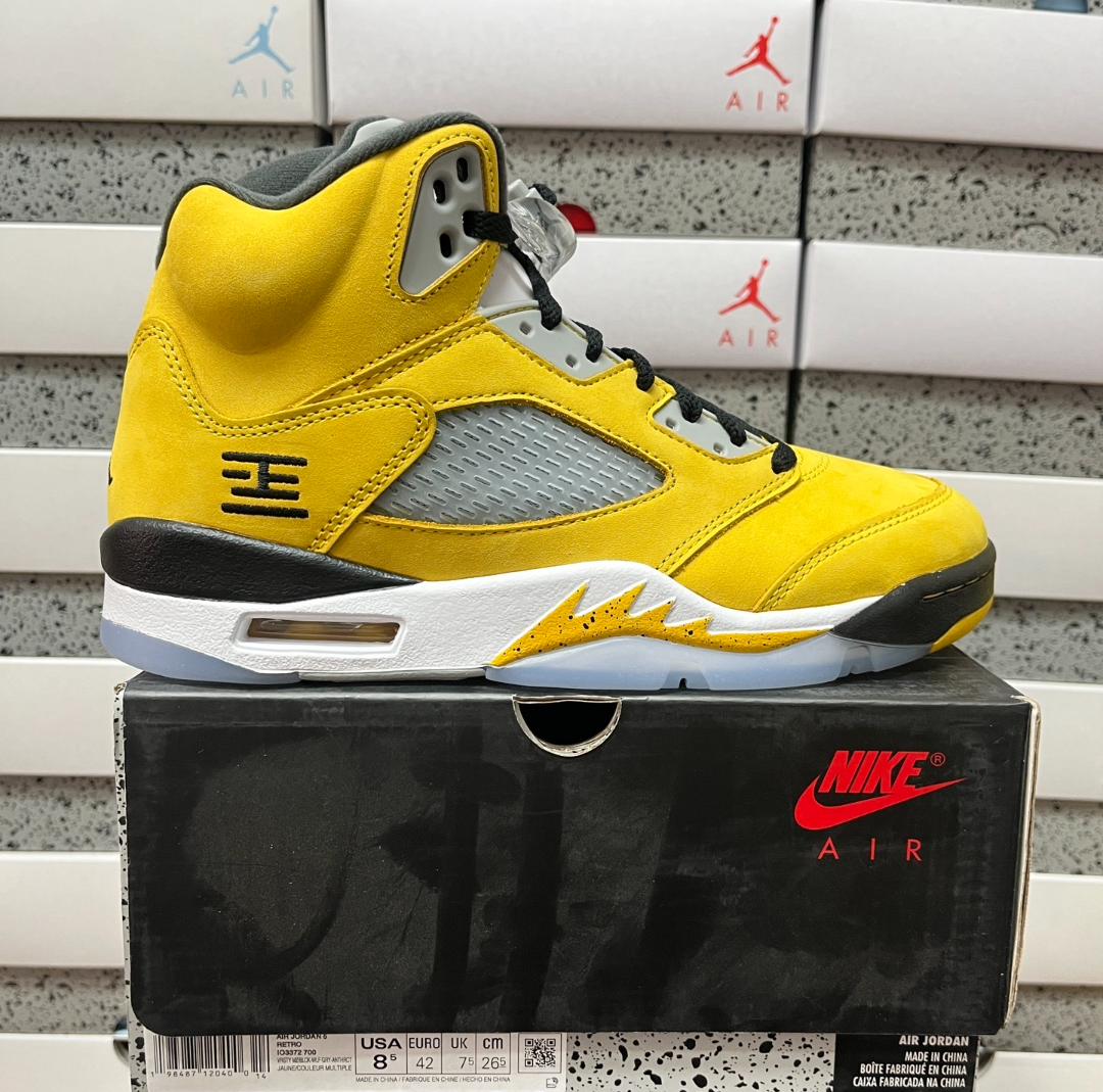 2026/10/Screenshot_20261023-124751.png Air Jordan 5 Retro - Image 1